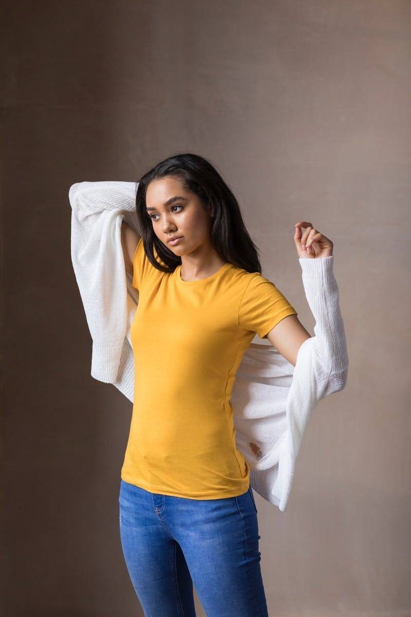 Bawełniana koszulka damska o dopasowanym fasonie JustTs