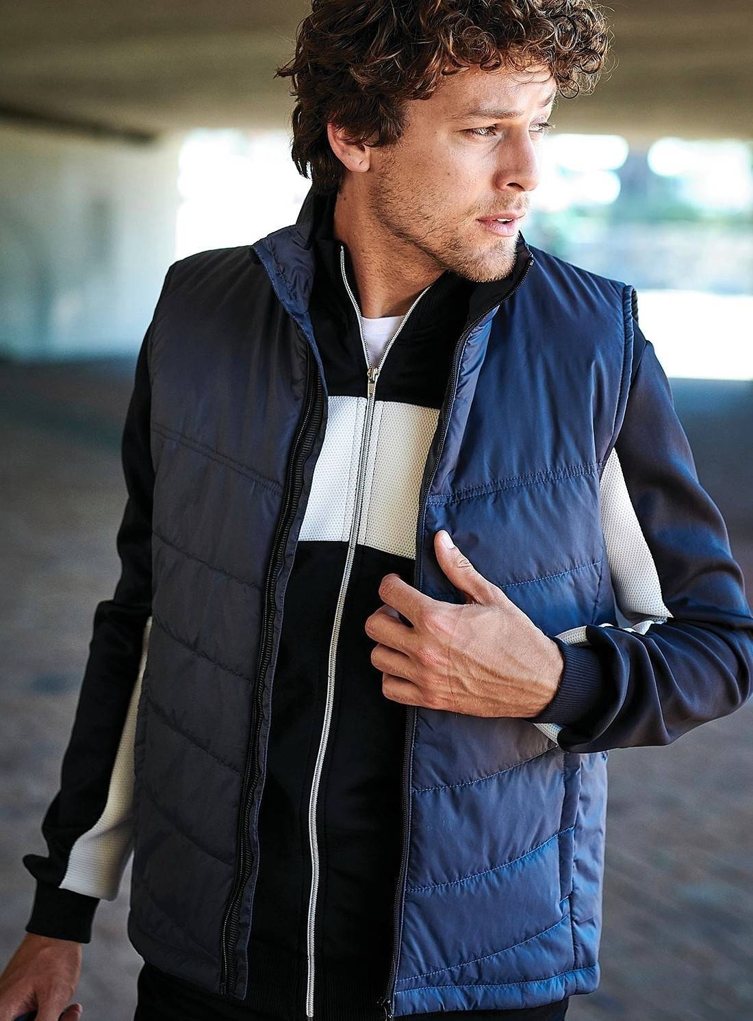 Bezrękawnik męski Regatta z ociepleniem i regulowanym dołem