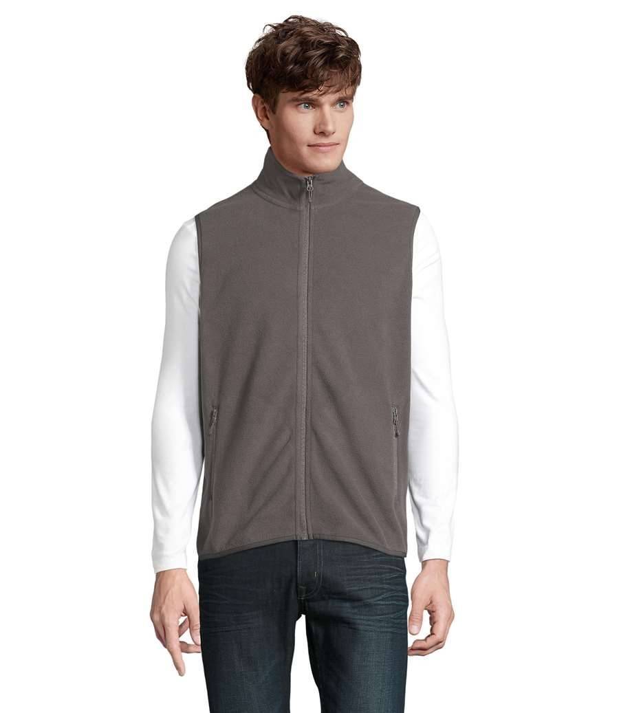 Bezrękawnik polarowy wykonany z ekologicznego materiału