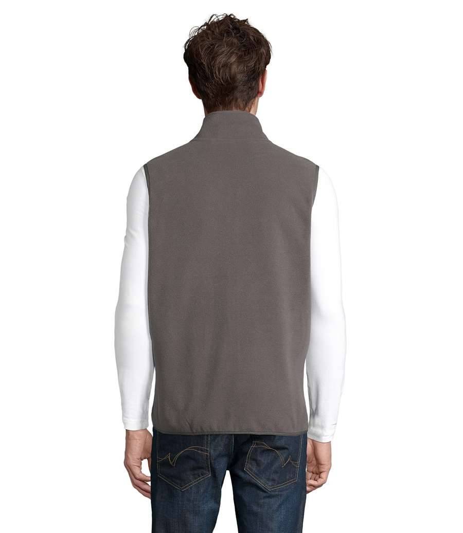 Bezrękawnik polarowy wykonany z ekologicznego materiału