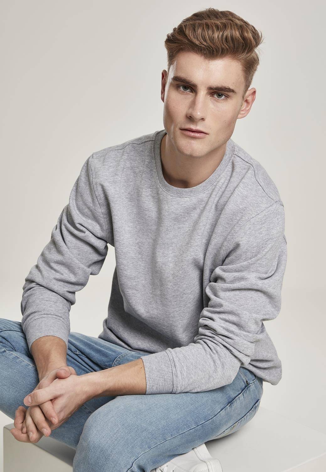 Bluza męska o klasycznym fasonie z szerokimi ściągaczami