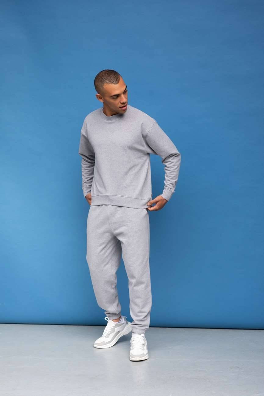 Bluza odznaczająca się komfortowym krojem z udziałem materiału z recyklingu