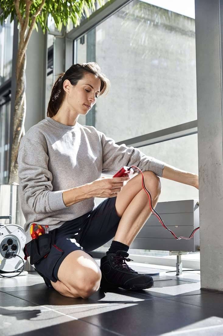 Bluza robocza o klasycznym fasonie, wytrzymały materiał