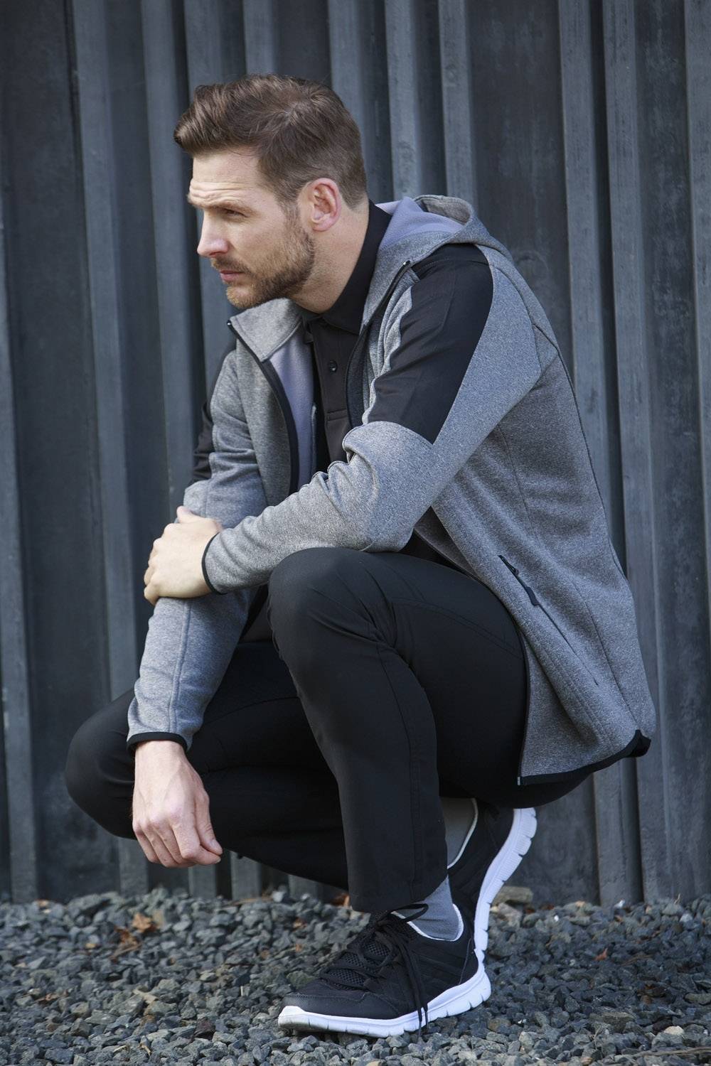 Bluza softshell z kapturem w kontrastowych kolorach