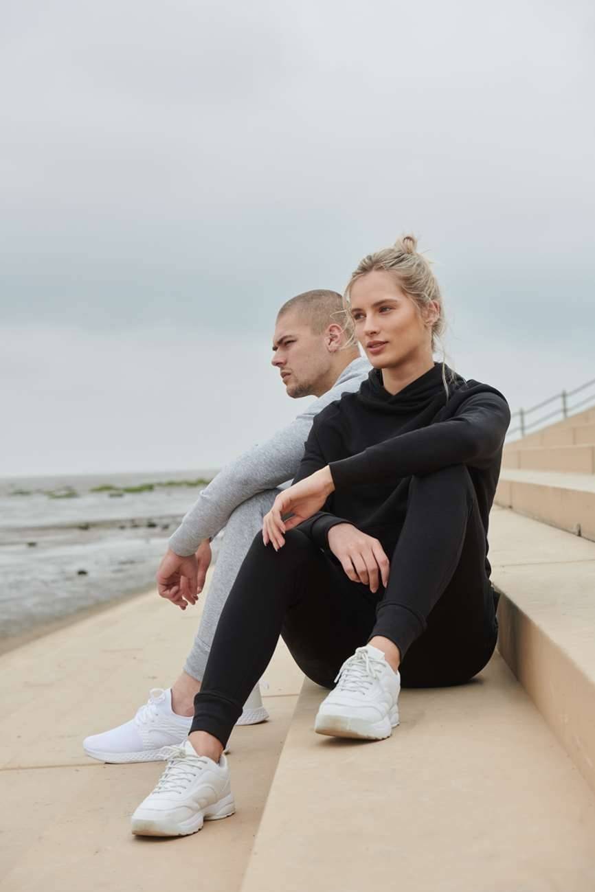 Bluza sportowa z kapturem marki Tombo