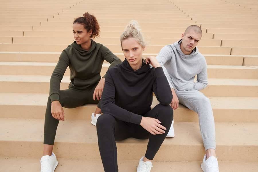 Bluza sportowa z kapturem marki Tombo