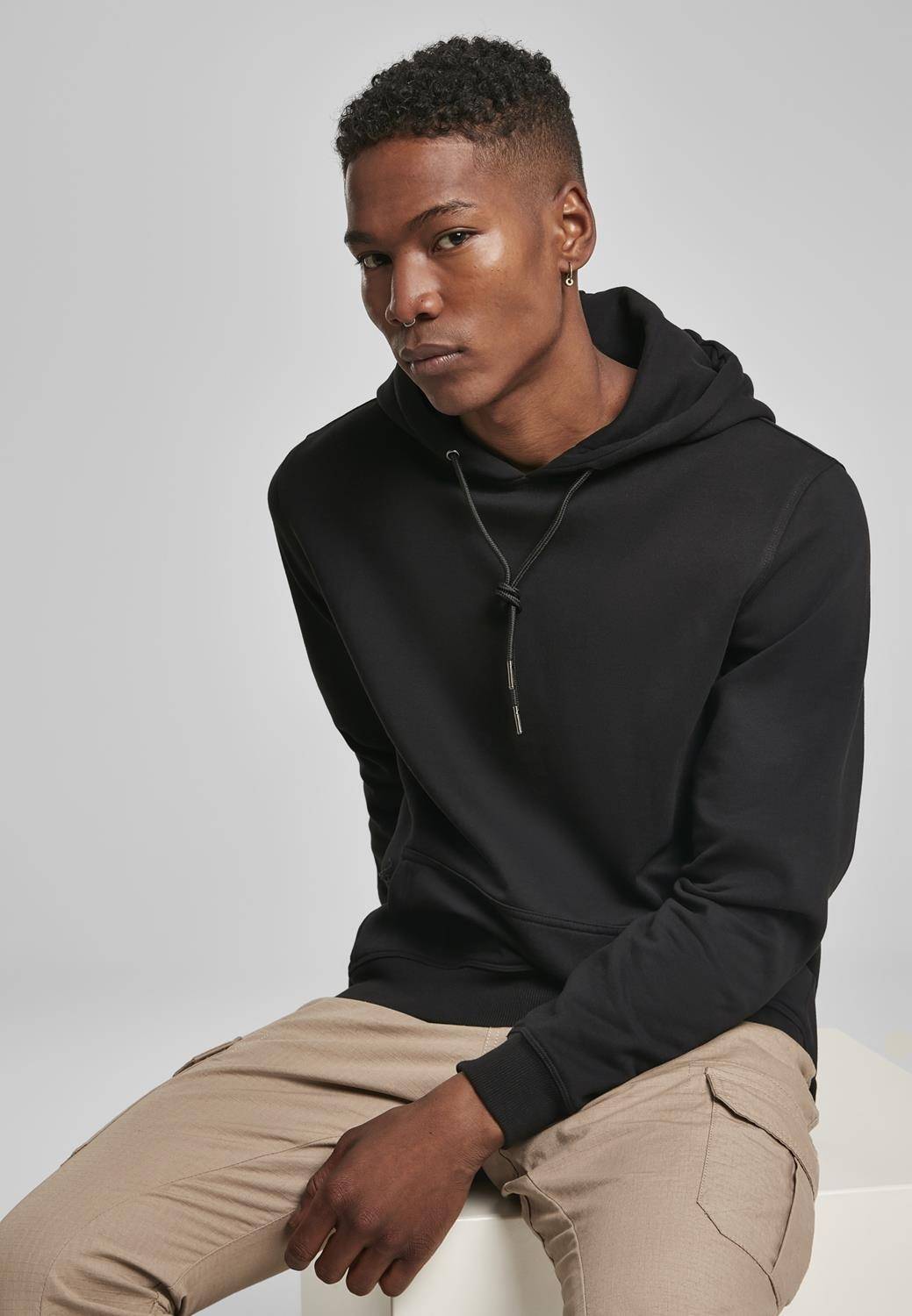 Bluza z kapturem z metalowymi detalami przy troczkach