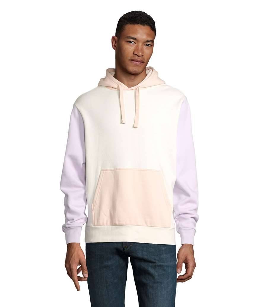 Bluza z kapturem zaprojektowana w kontrastowych pastelowych kolorach