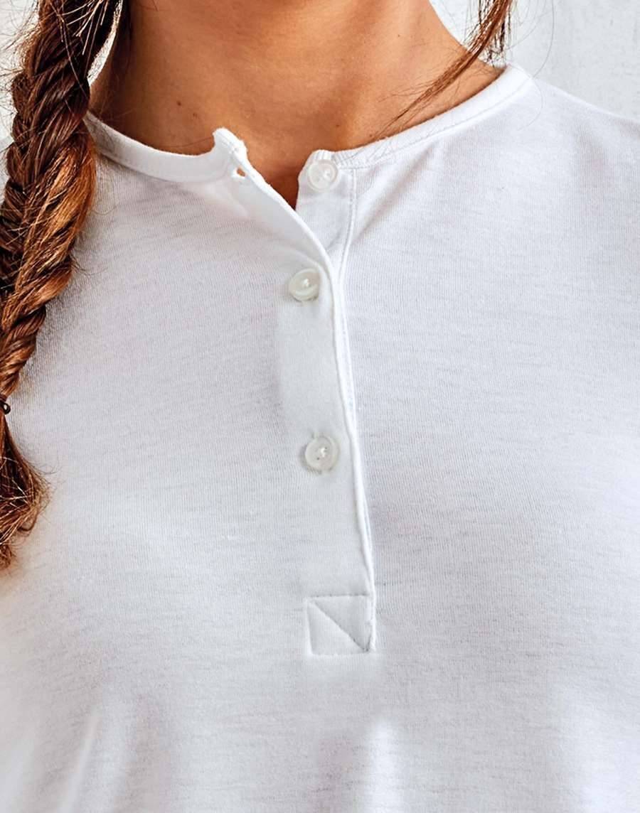 Bluzka damska z podwijanymi rękawami i listwą z guzikami