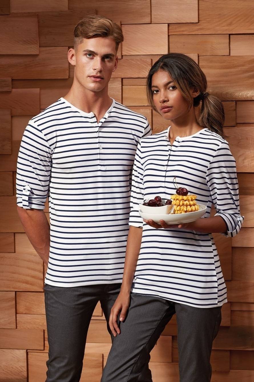 Bluzka damska z podwijanymi rękawami i listwą z guzikami