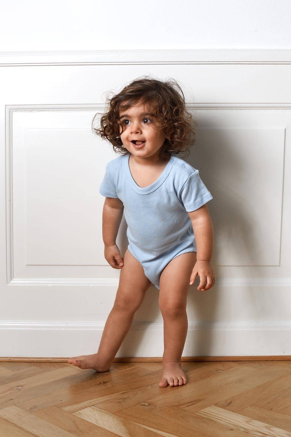 Body niemowlęce z krótkim rękawem