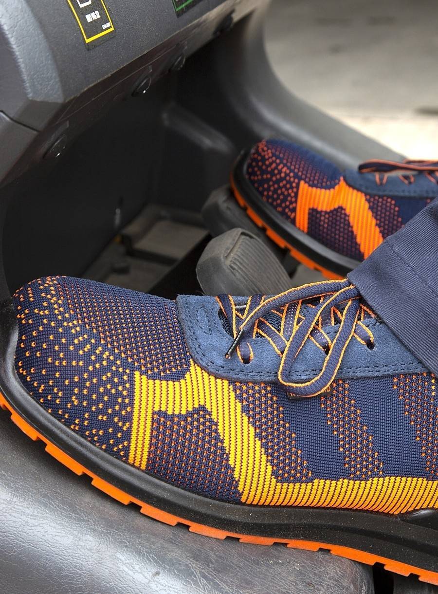 Buty robocze antypoślizgowe ze stalowym noskiem