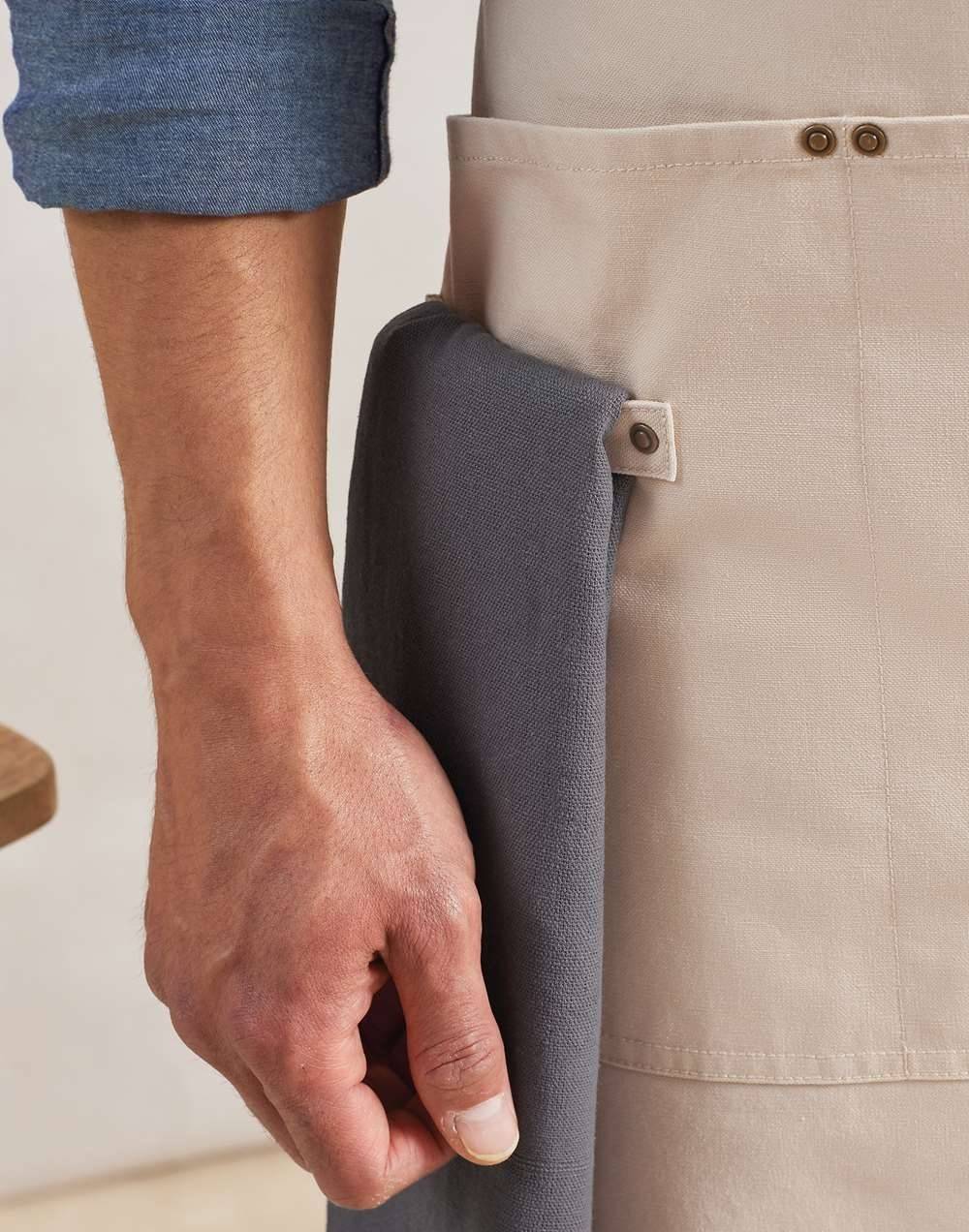 Clip ‘n’ Clasp Cross-Back Bib Apron