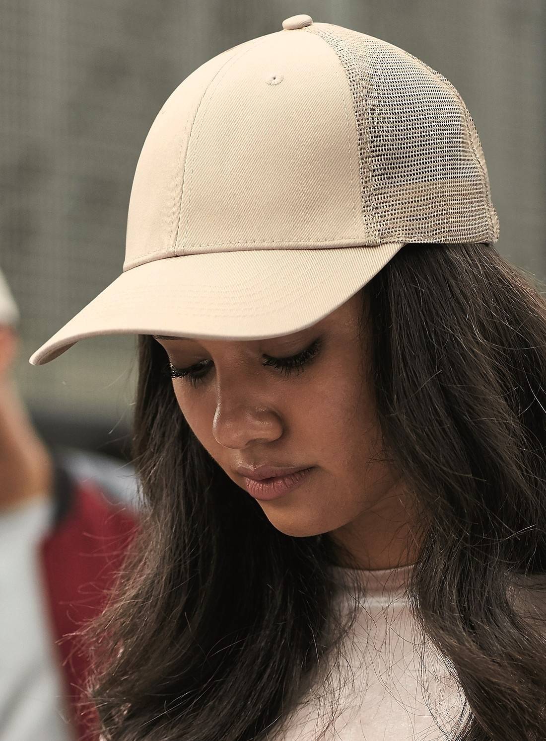 Czapka na lato z profilowanym daszkiem