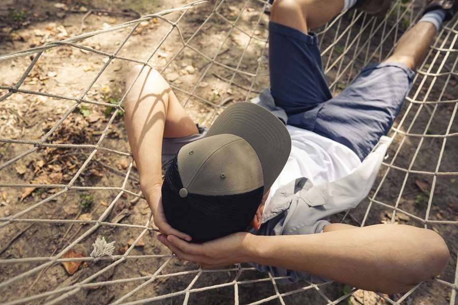 Czapka na lato z siatkowanymi panelami, Bryce