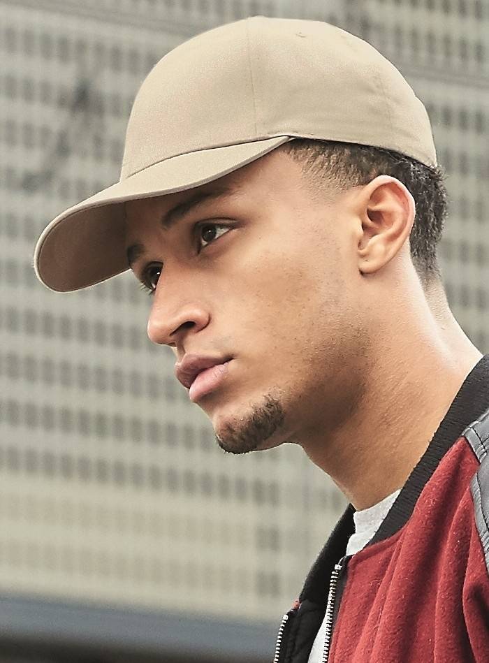 Czapka na lato zbudowana z 6 paneli