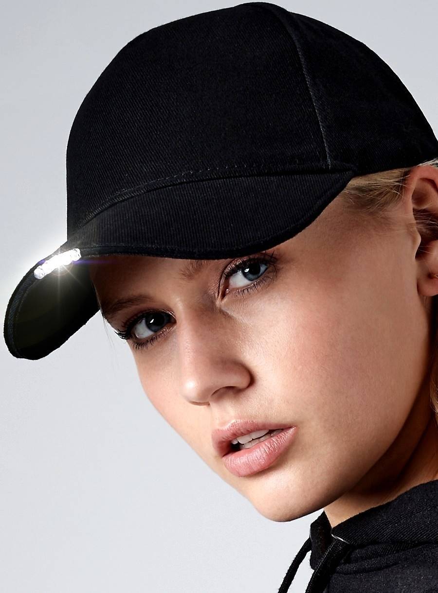 Czapka na lato ze światełkiem LED