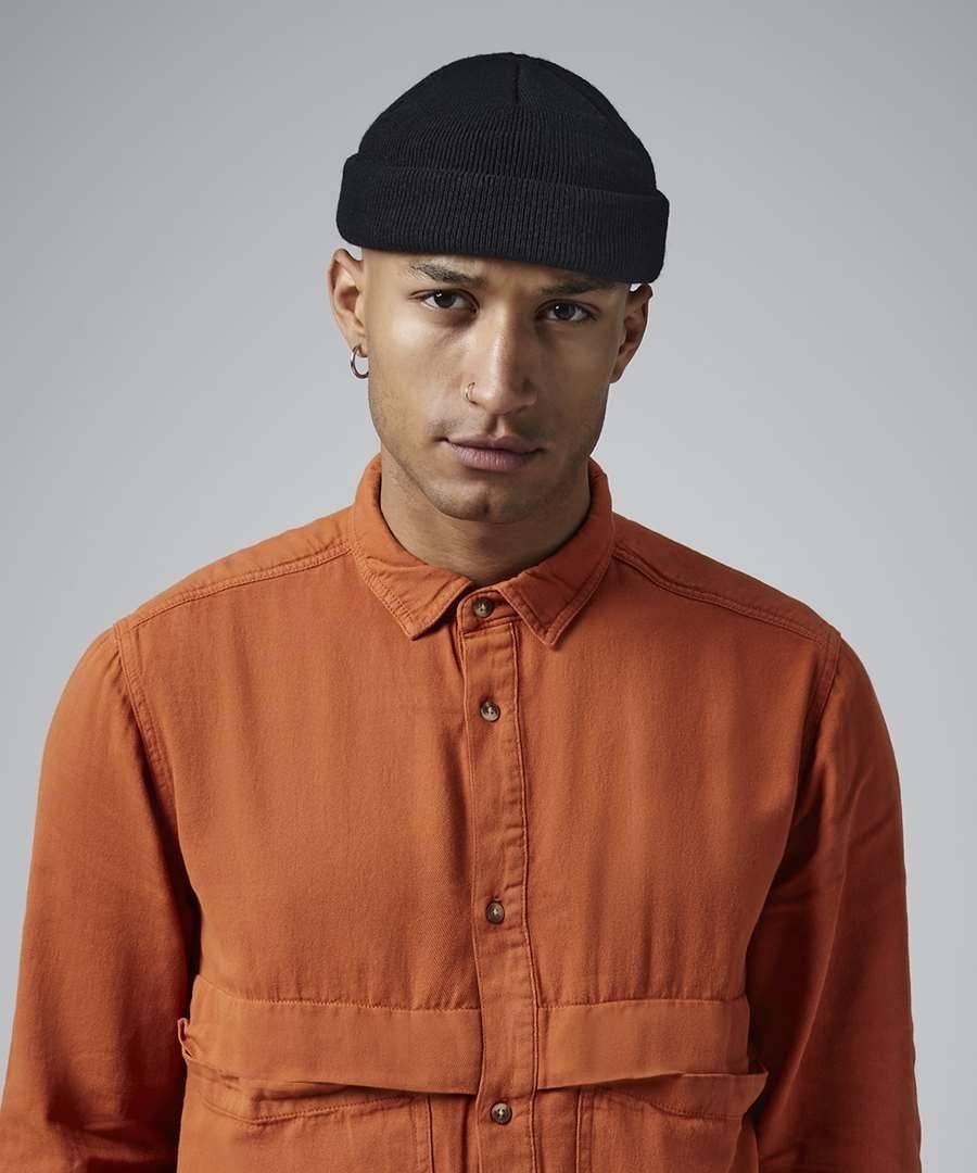 Czapka na zimę z wywijanym ozdobnym brzegiem, materiał z recyklingu