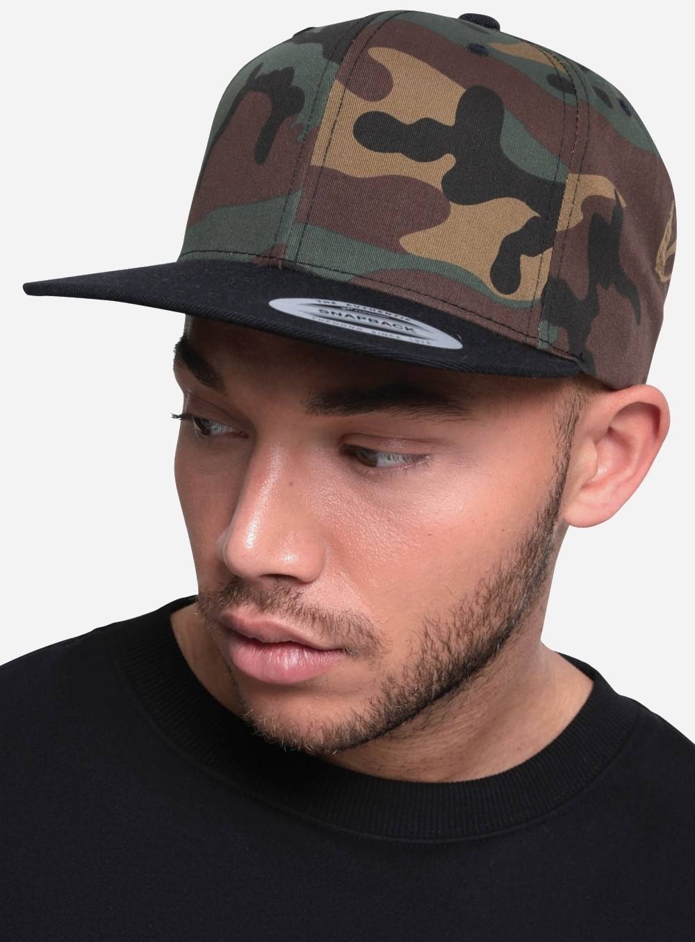 Czapka w ubarwieniu wojskowym Flexfit