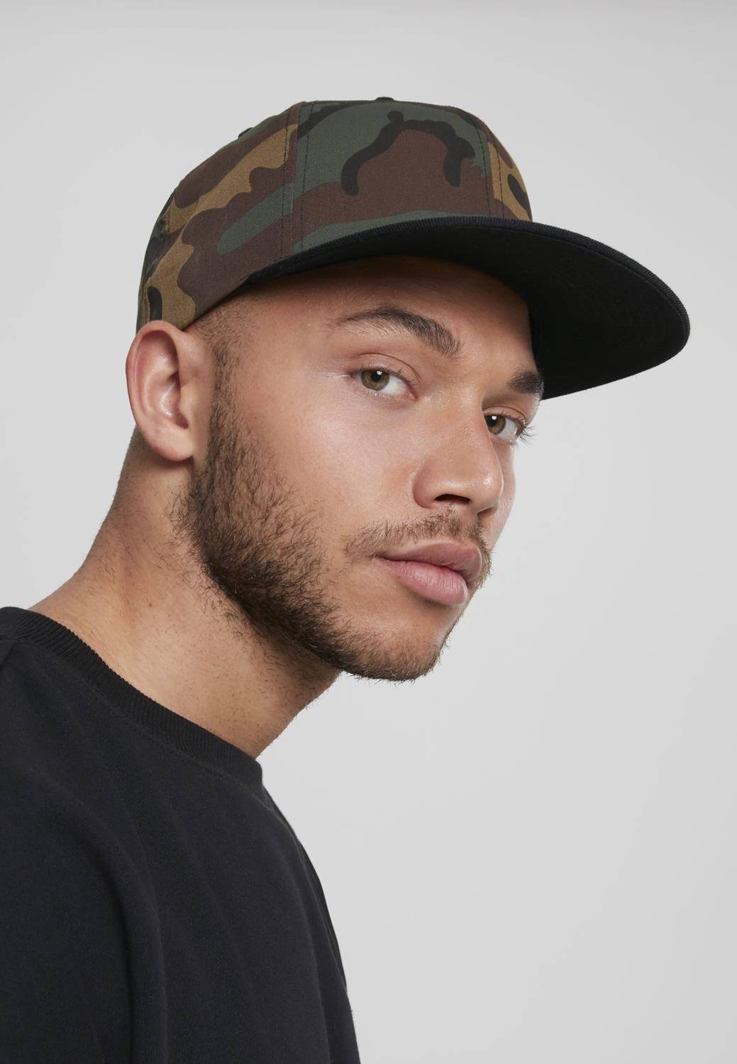 Czapka w ubarwieniu wojskowym Flexfit