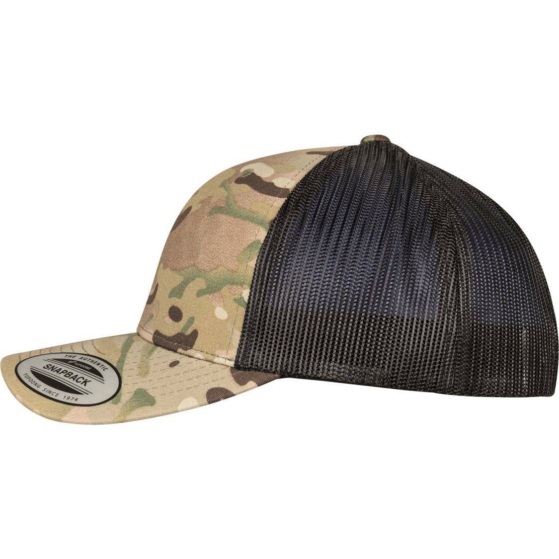 Czapka w wojskowej kolorystyce z czarną siatką