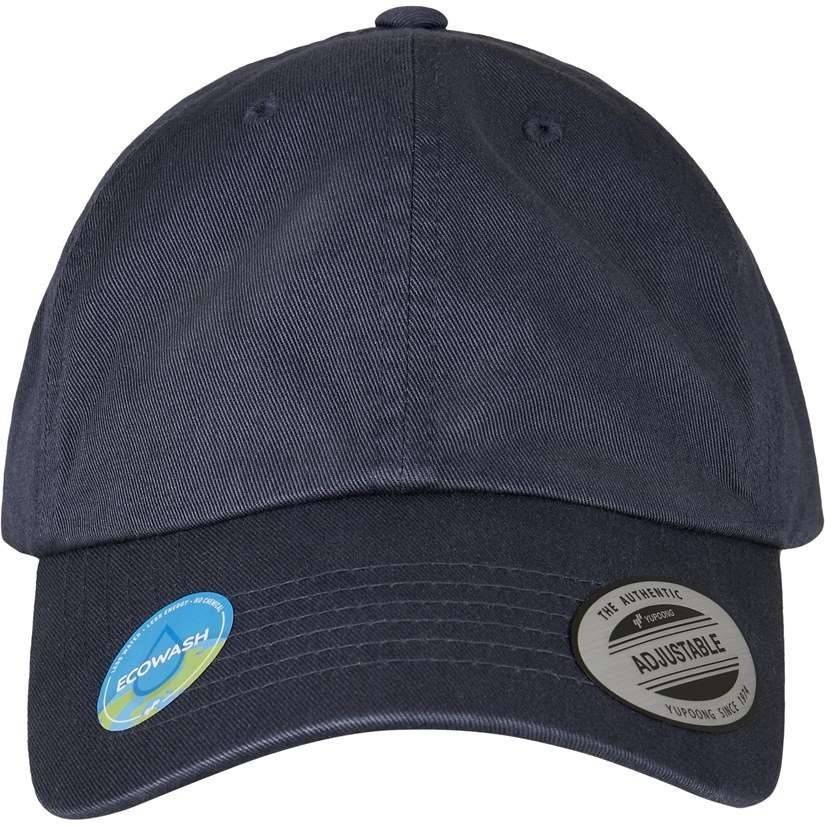 Czapka z daszkiem, do produkcji ograniczono nadmierne zużycie wody i chemii