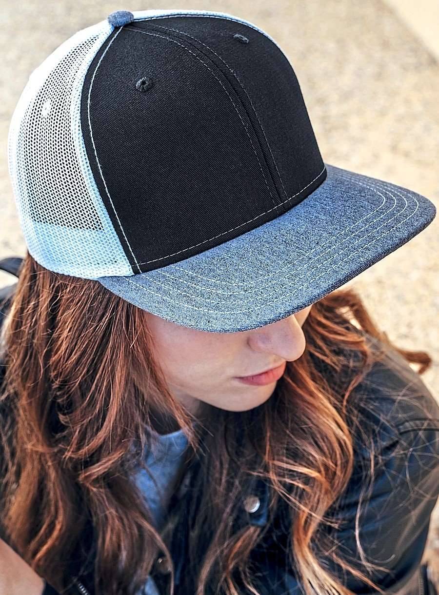 Czapka z daszkiem Sonic z siatkowanymi panelami