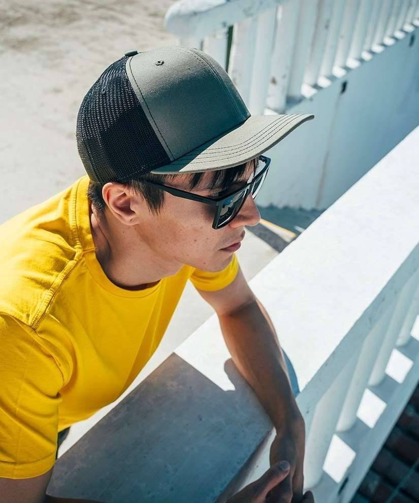 Czapka z daszkiem Sonic z siatkowanymi panelami