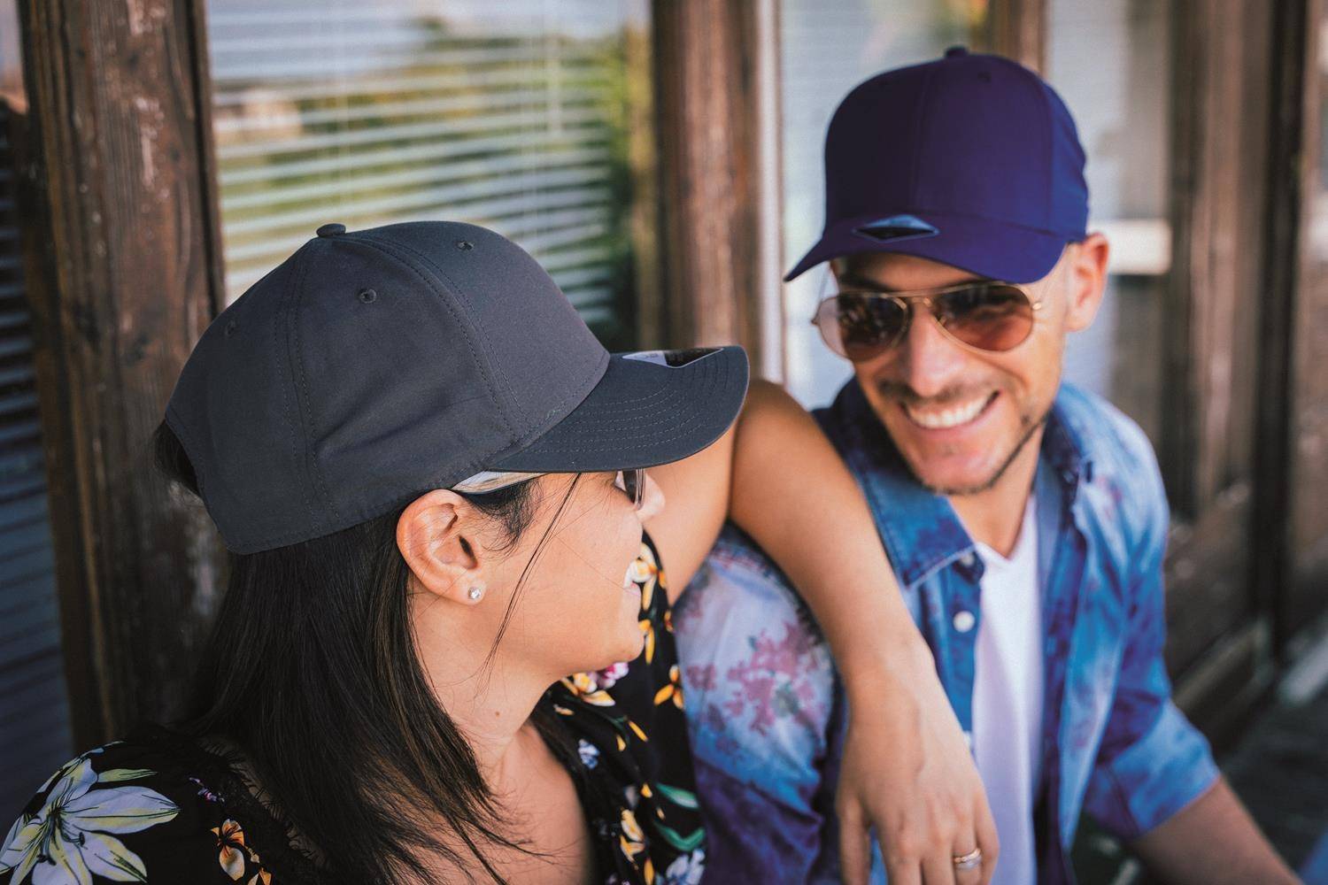 Czapka z daszkiem uszyta z sześciu paneli