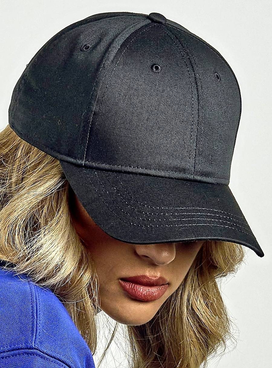 Czapka z daszkiem w bogatej kolorystyce Zoom