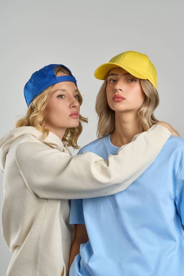 Czapka z daszkiem w bogatej kolorystyce Zoom