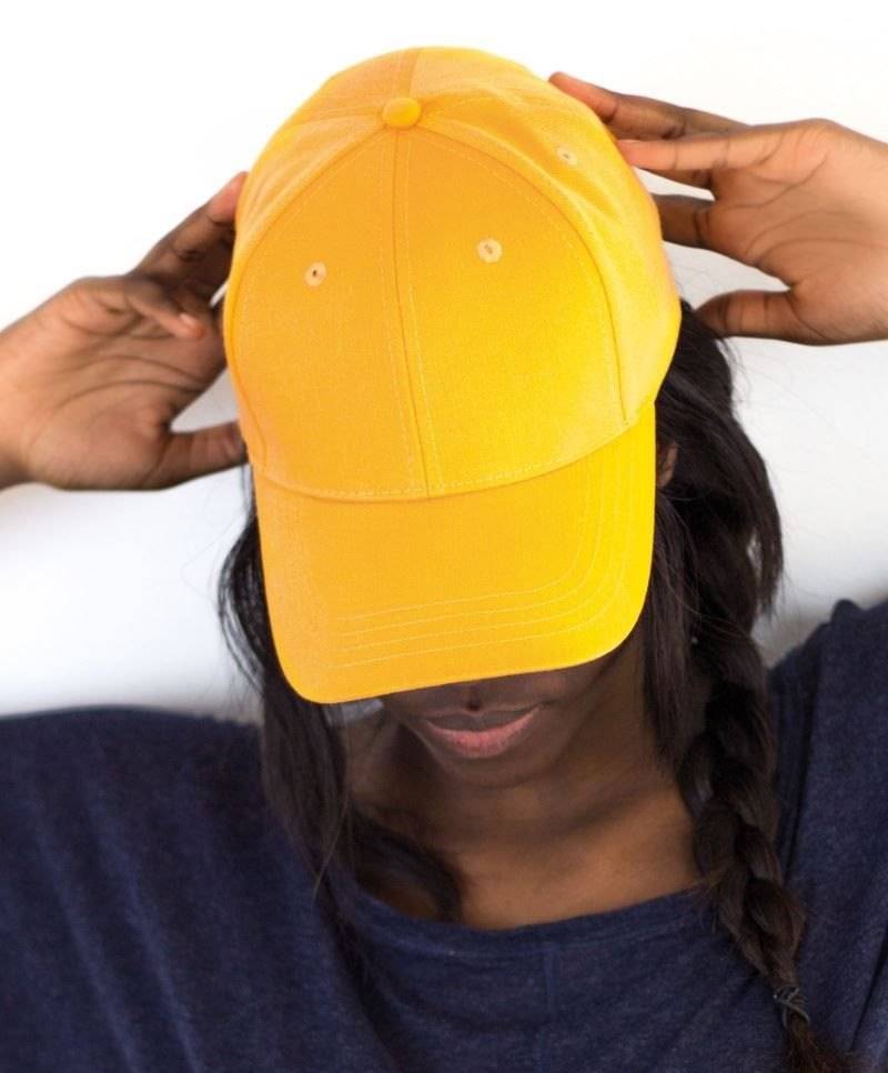 Czapka z daszkiem w bogatej kolorystyce Zoom