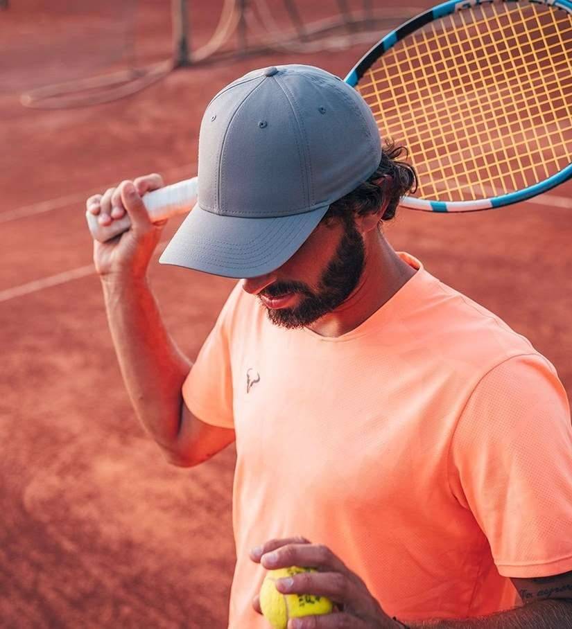 Czapka z daszkiem z oddychającego materiału imitującego bawełnę