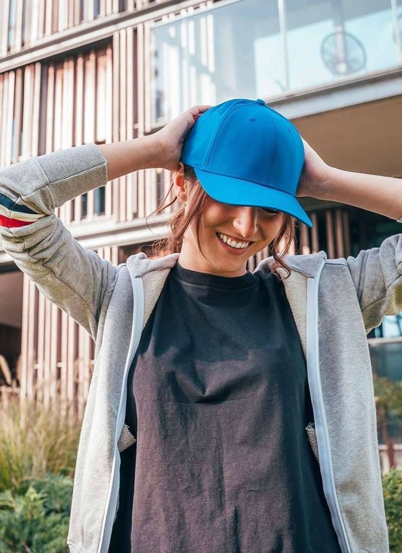 Czapka z daszkiem z oddychającego materiału imitującego bawełnę