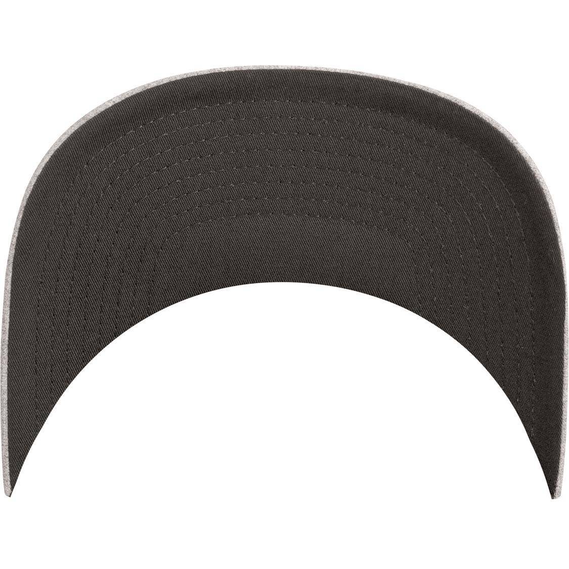 Czapka z daszkiem z perforowanymi panelami