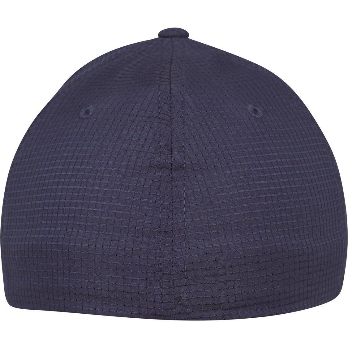 Czapka z daszkiem z wyczuwalną strukturą siateczki