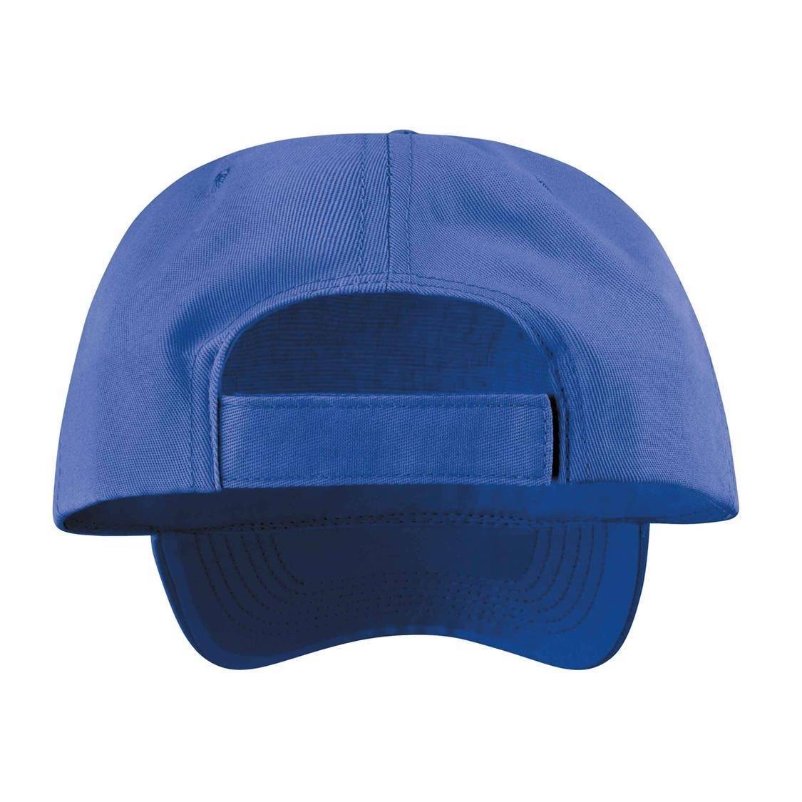 Czapka z kontrastową lamówką wokół daszku