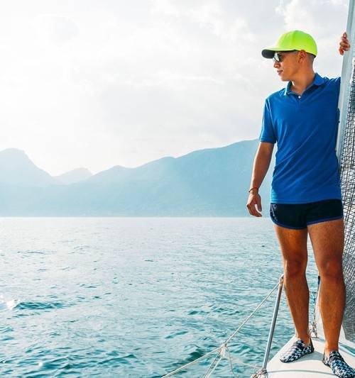 Czapka z profilowanym daszkiem z taśmą pochłaniającą pot