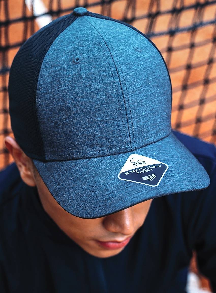 Czapka z przodem melanżowym i panelami z siatki