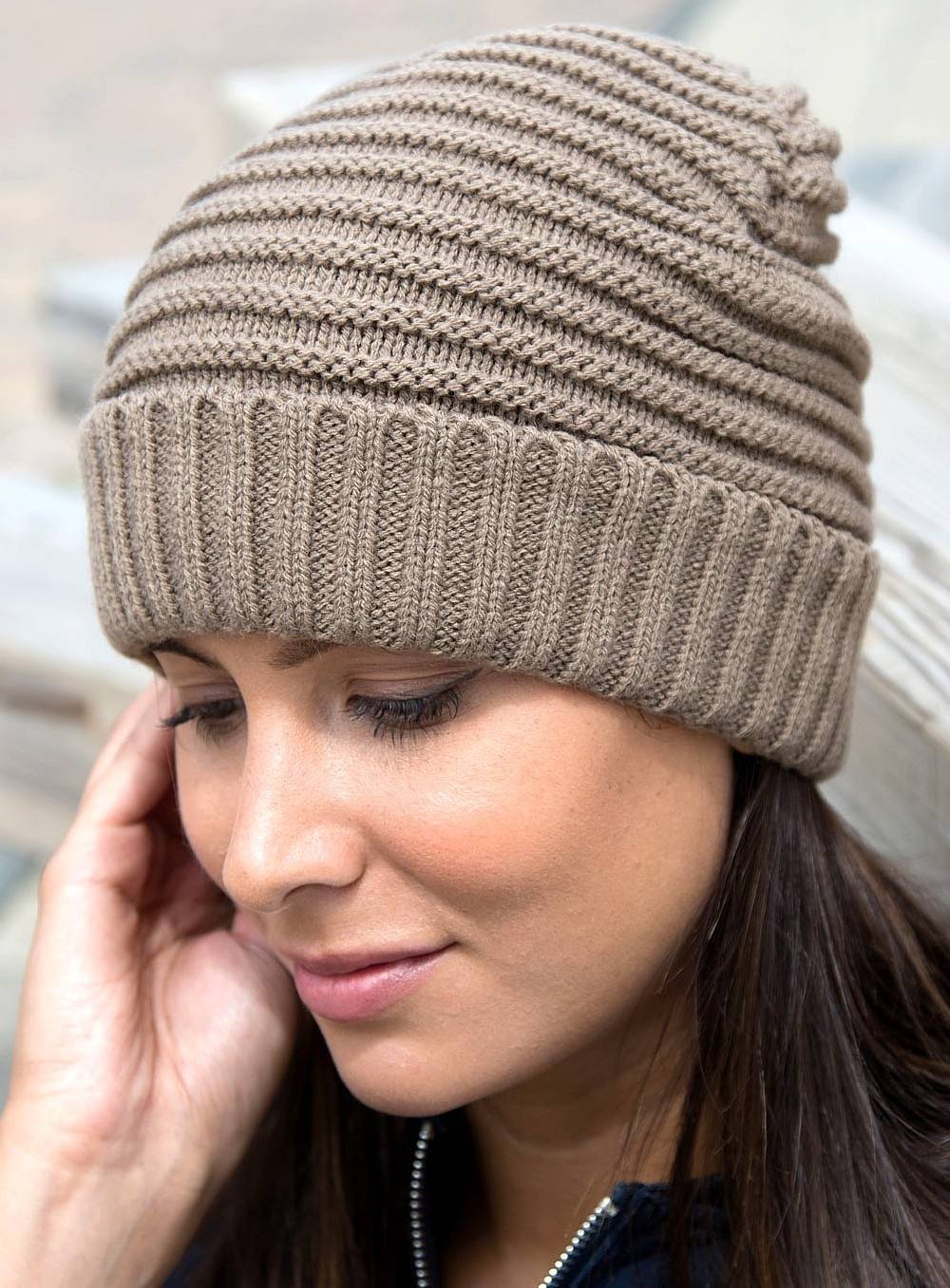 Czapka zimowa o wyrazistym splocie z wywinięciem