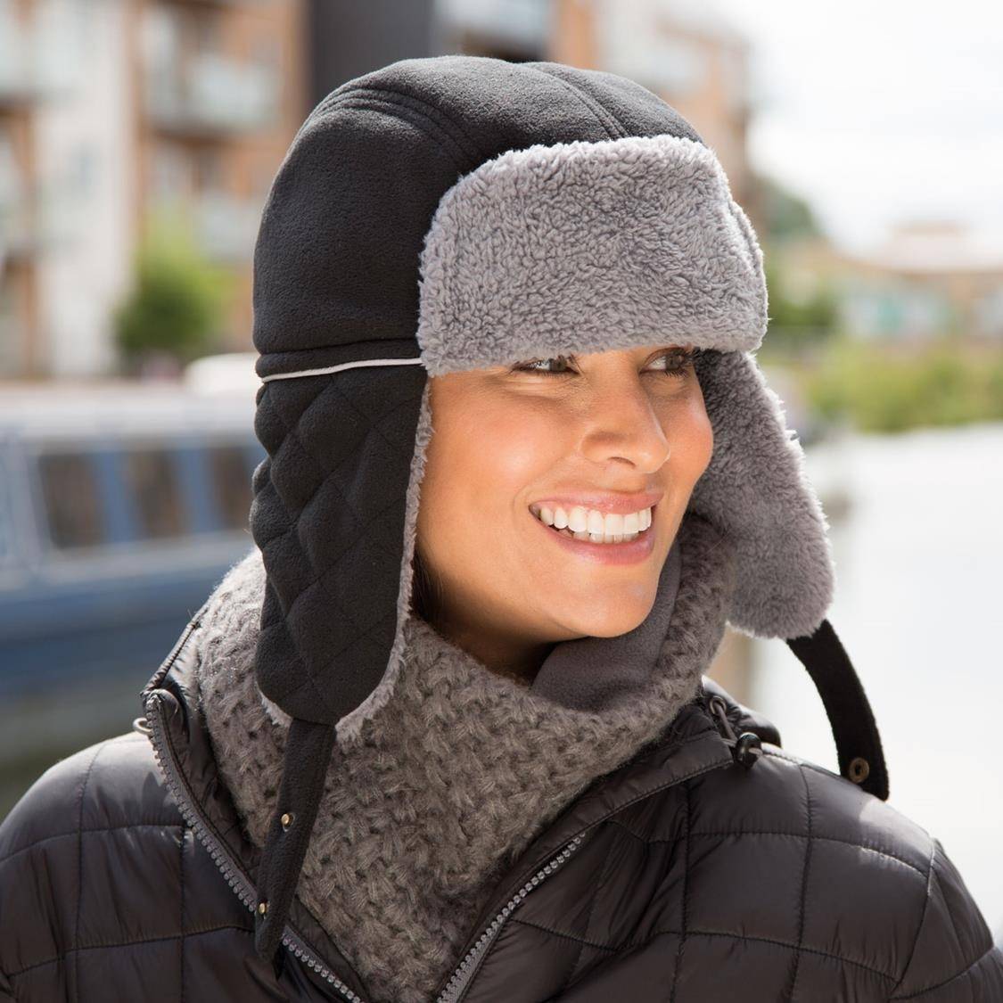 Czapka zimowa uszatka z odblaskową lamówką