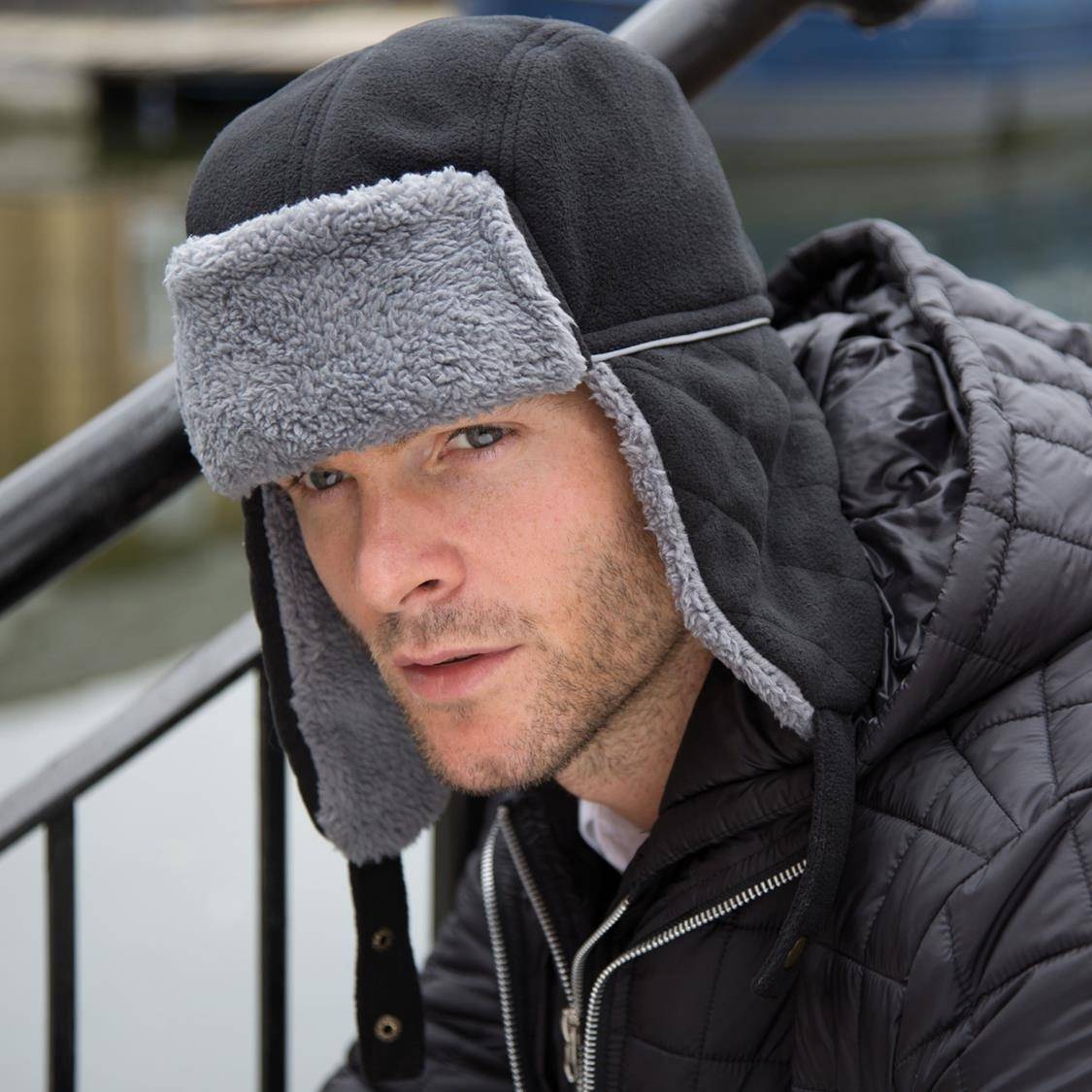 Czapka zimowa uszatka z odblaskową lamówką