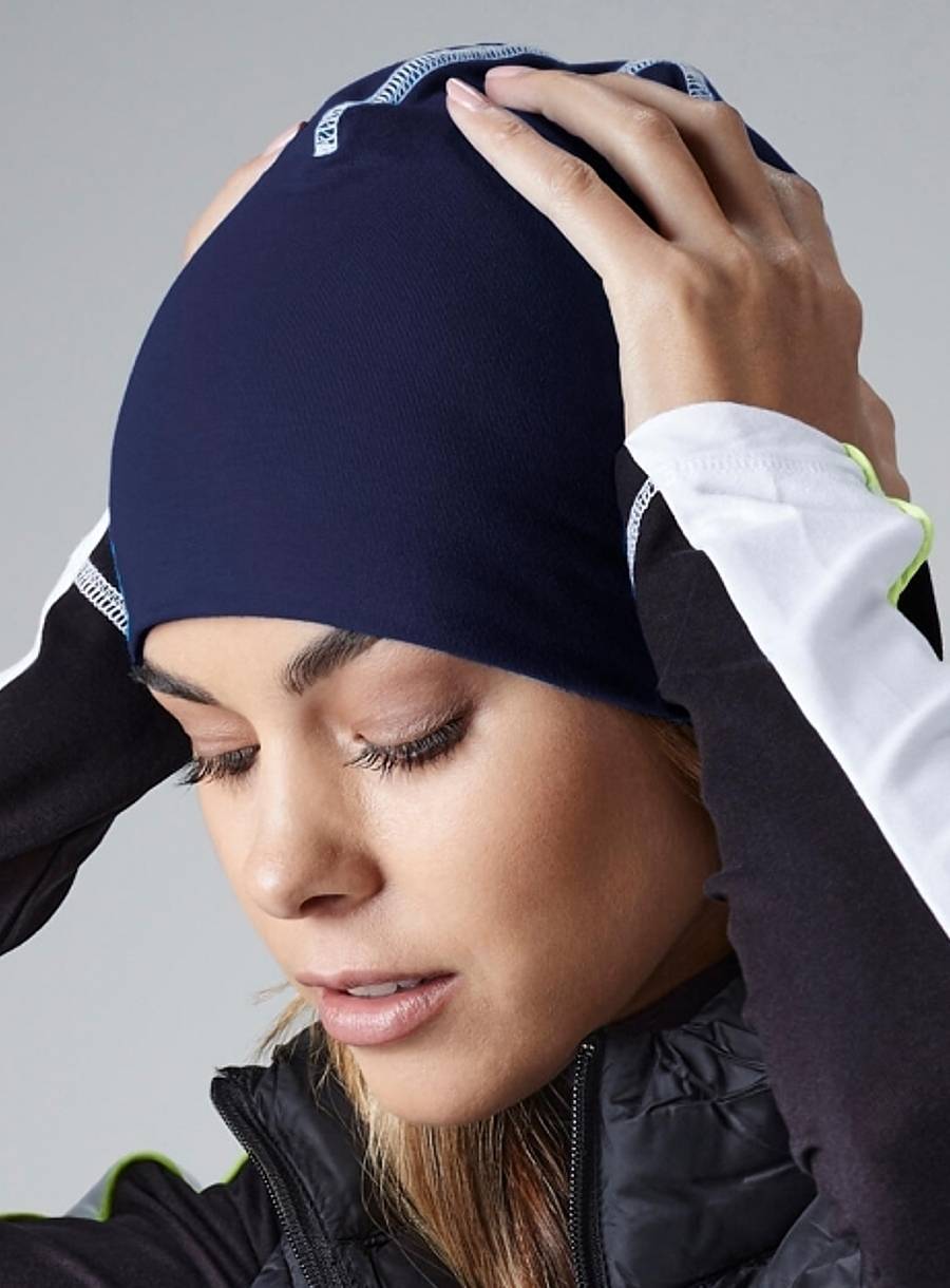 Czapka zimowa z ozdobnymi szwami na czubku