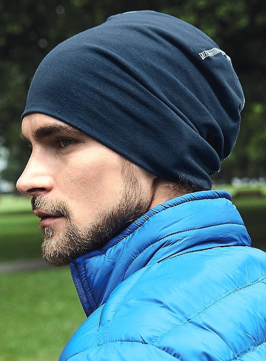 Czapka zimowa z ozdobnymi szwami na czubku