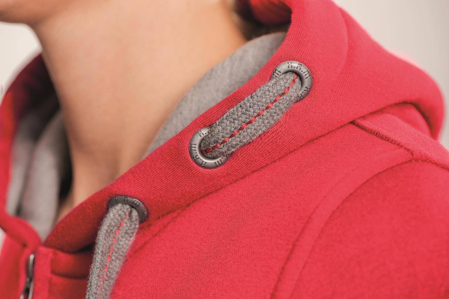 Damska bluza z kontrastowym wewnętrznym materiałem kaptura