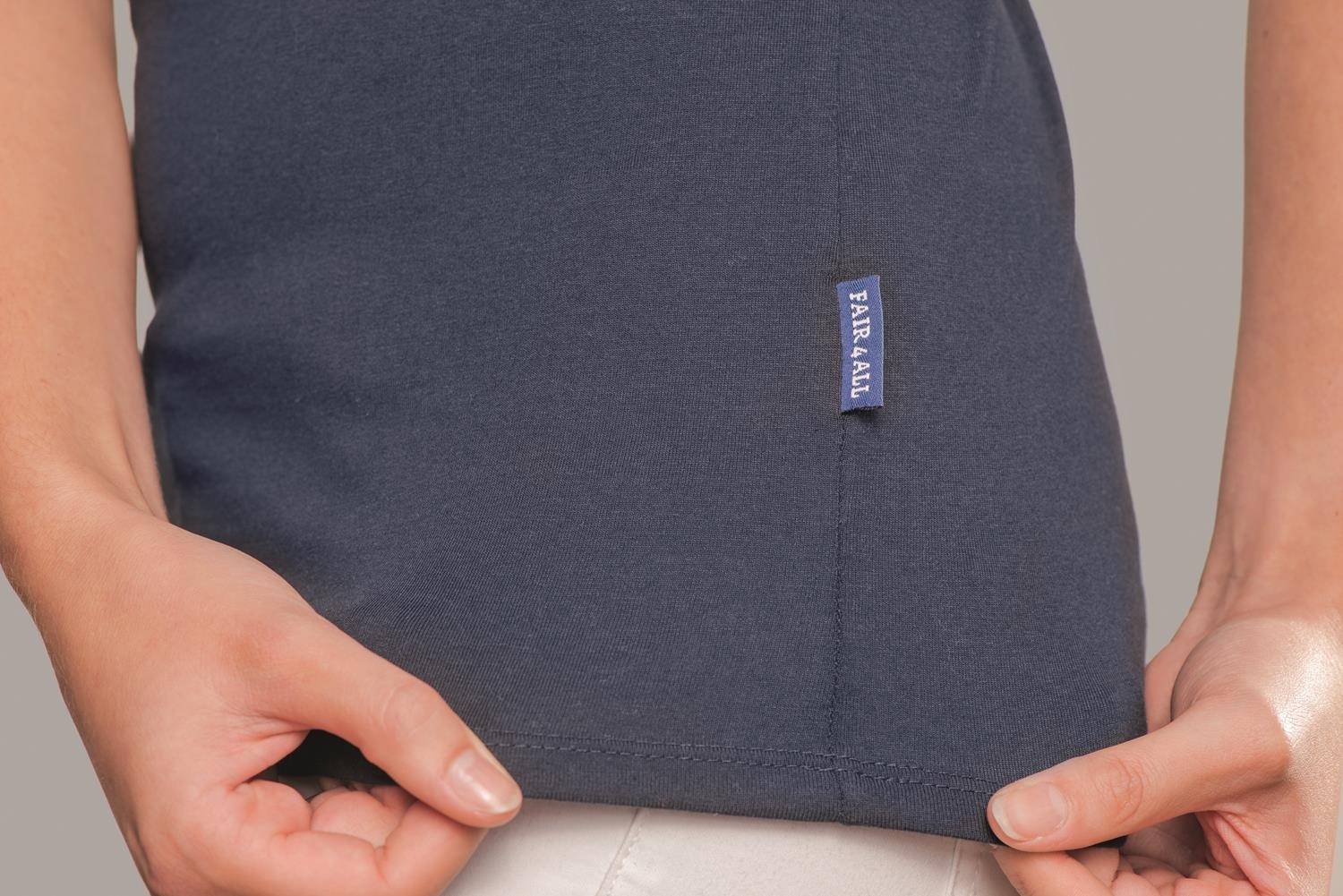 Damska koszulka t-shirt o zwężonym fasonie HRM