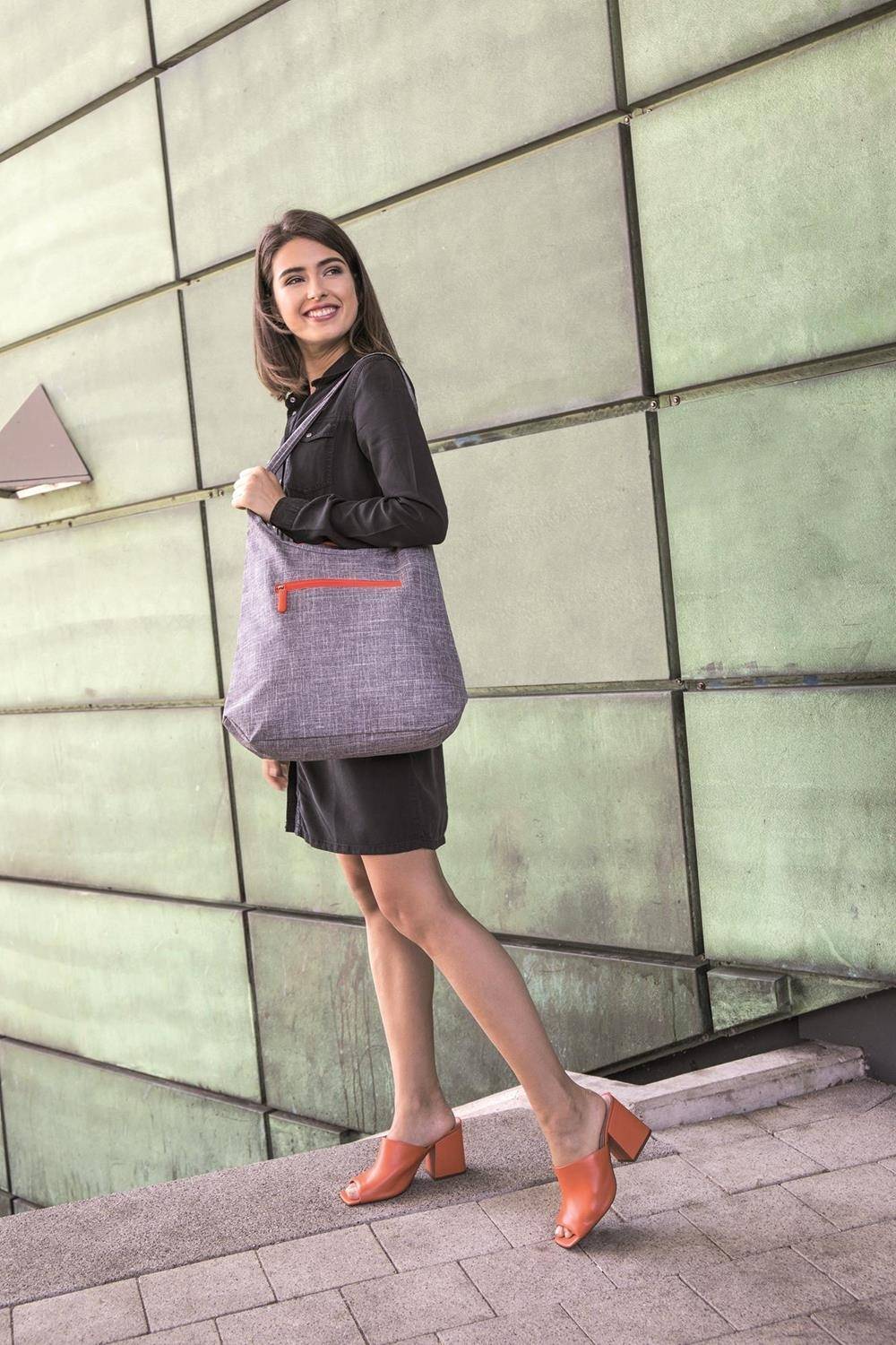 Damska torebka w kolorze melanżowym z kontrastowym zamkiem