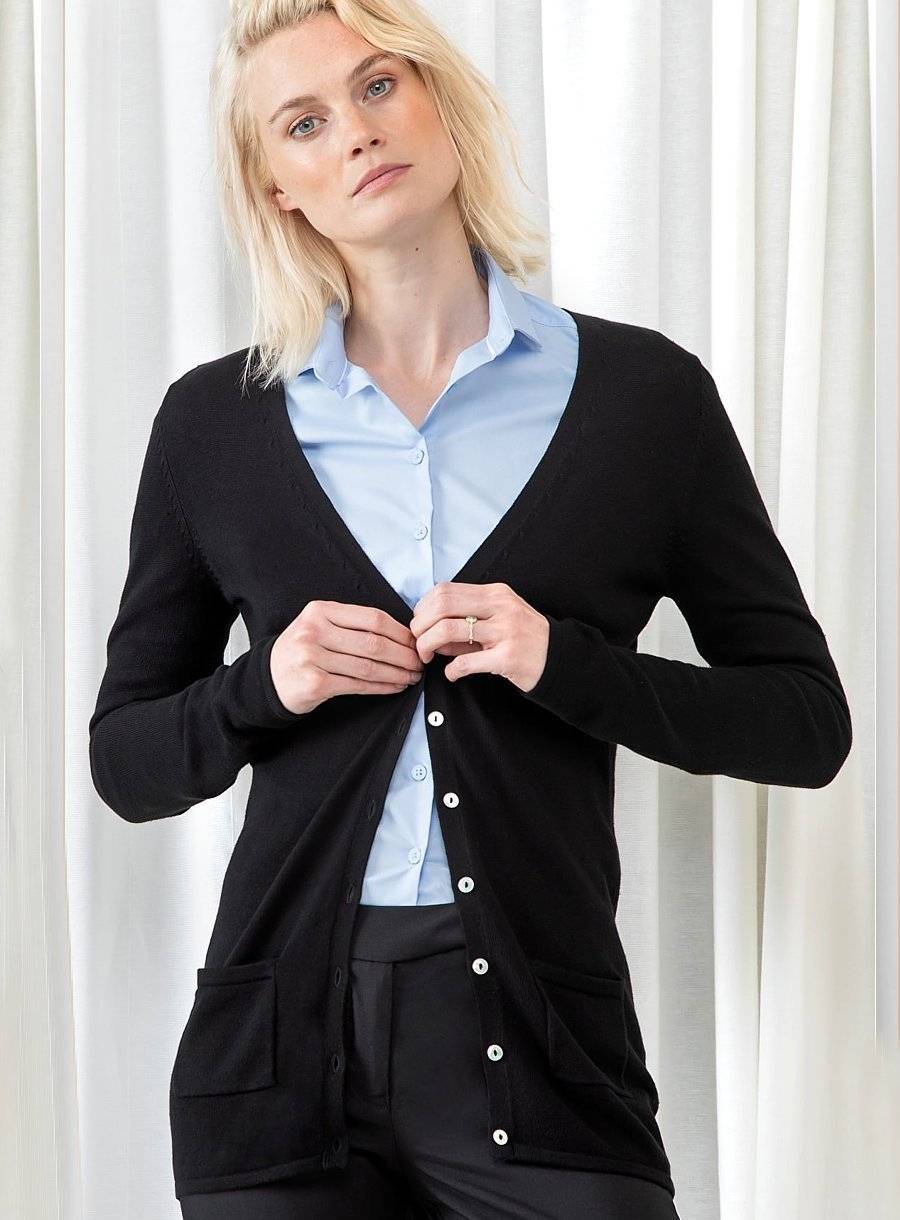 Damski sweter o długim kroju typu kardigan