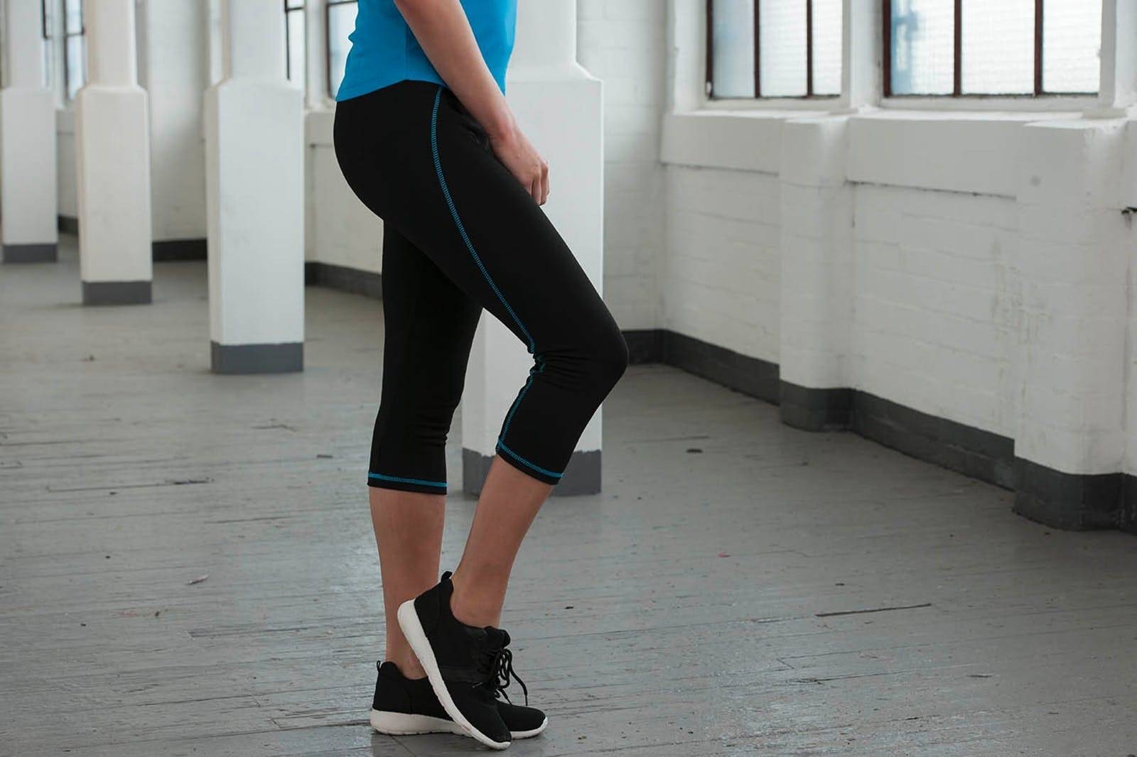 Damskie spodnie sportowe 3/4 model Girlie