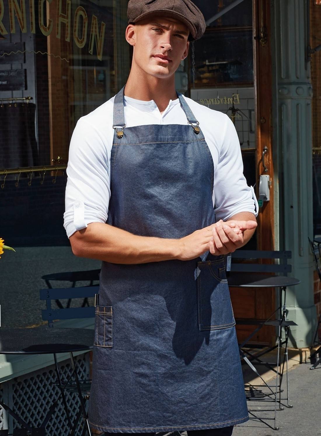 Długi nabłyszczany fartuch kelnerski z kontrastowymi pasami i boczną kieszenią